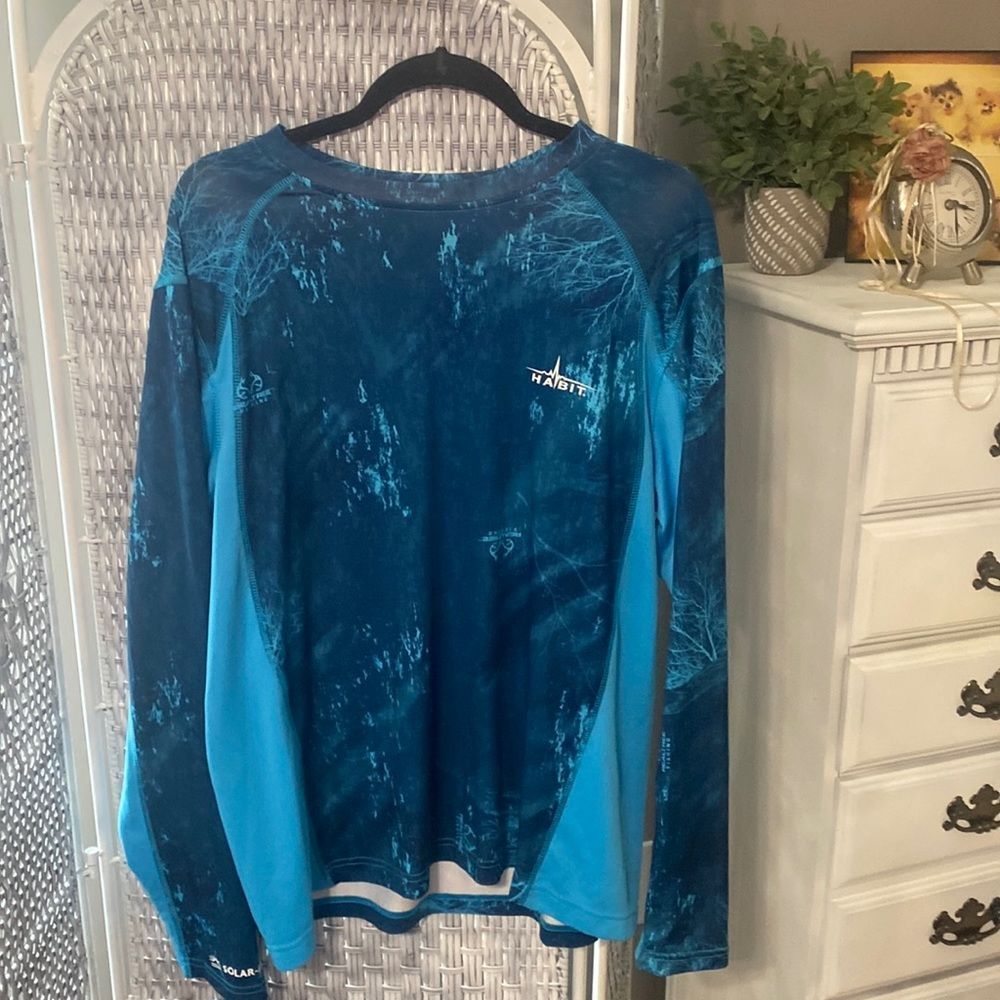 Blue Habit Shirt Size Large